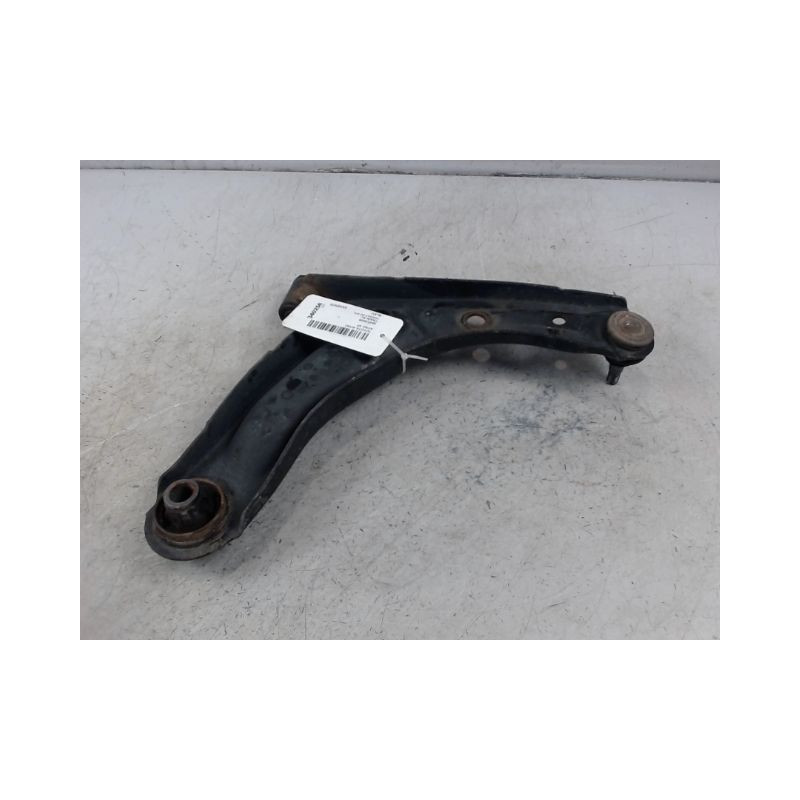 TRIANGLE INFERIEUR AVANT GAUCHE TOYOTA AYGO 3P