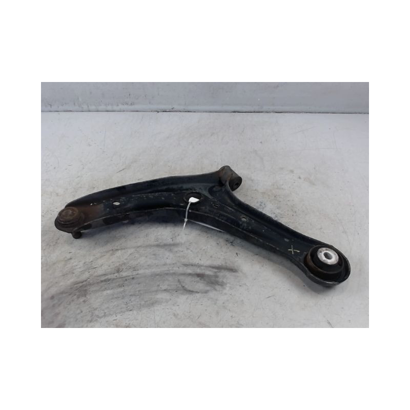 TRIANGLE INFERIEUR AVANT DROIT FORD FIESTA 2008-