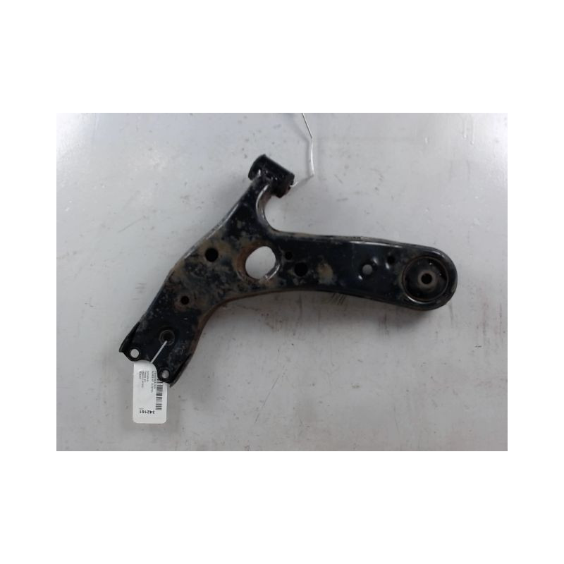 TRIANGLE INFERIEUR AVANT DROIT TOYOTA AURIS 2010-