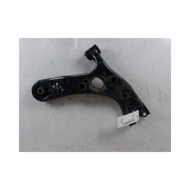 TRIANGLE INFERIEUR AVANT GAUCHE TOYOTA AURIS 2010-
