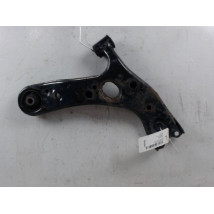 TRIANGLE INFERIEUR AVANT GAUCHE TOYOTA AURIS 2010-