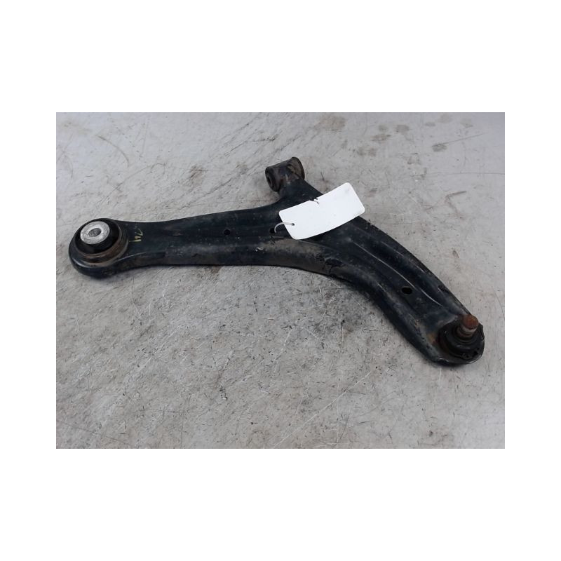 TRIANGLE INFERIEUR AVANT DROIT FORD FIESTA 2008-