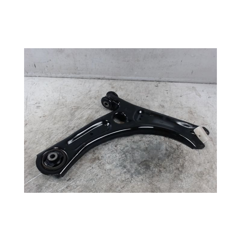 TRIANGLE INFERIEUR AVANT DROIT SKODA SUPERB