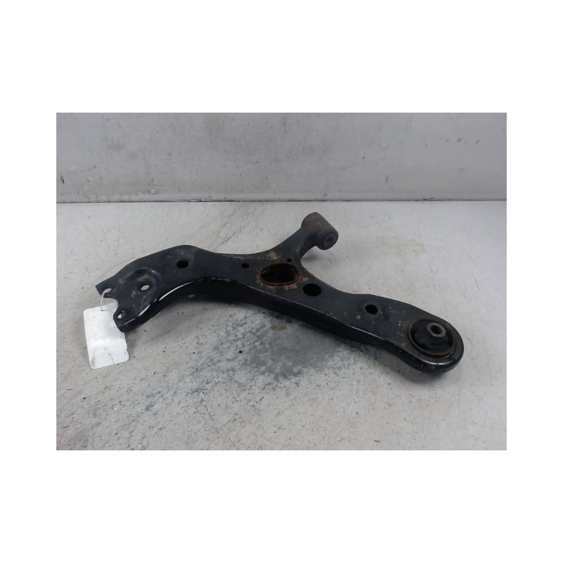 TRIANGLE INFERIEUR AVANT GAUCHE TOYOTA RAV4 2006
