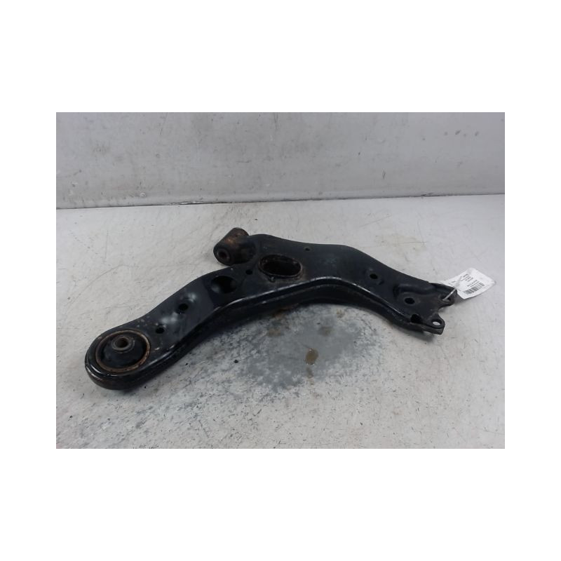 TRIANGLE INFERIEUR AVANT GAUCHE TOYOTA RAV4 2006