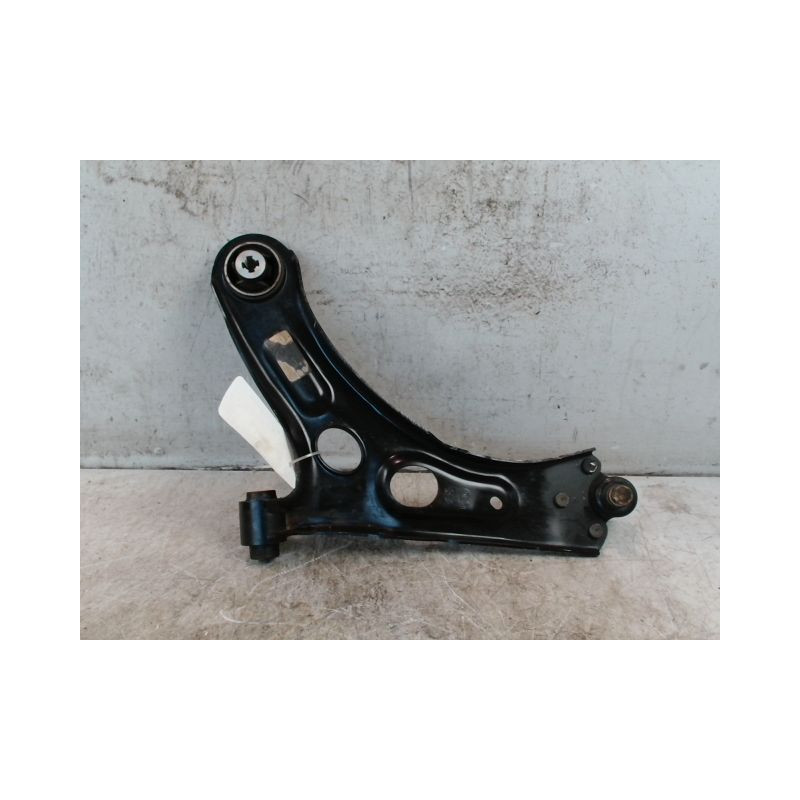 TRIANGLE INFERIEUR AVANT GAUCHE PEUGEOT 208