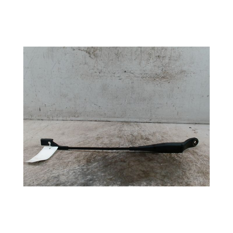 BRAS ESSUIE-GLACE AVANT GAUCHE PEUGEOT 208