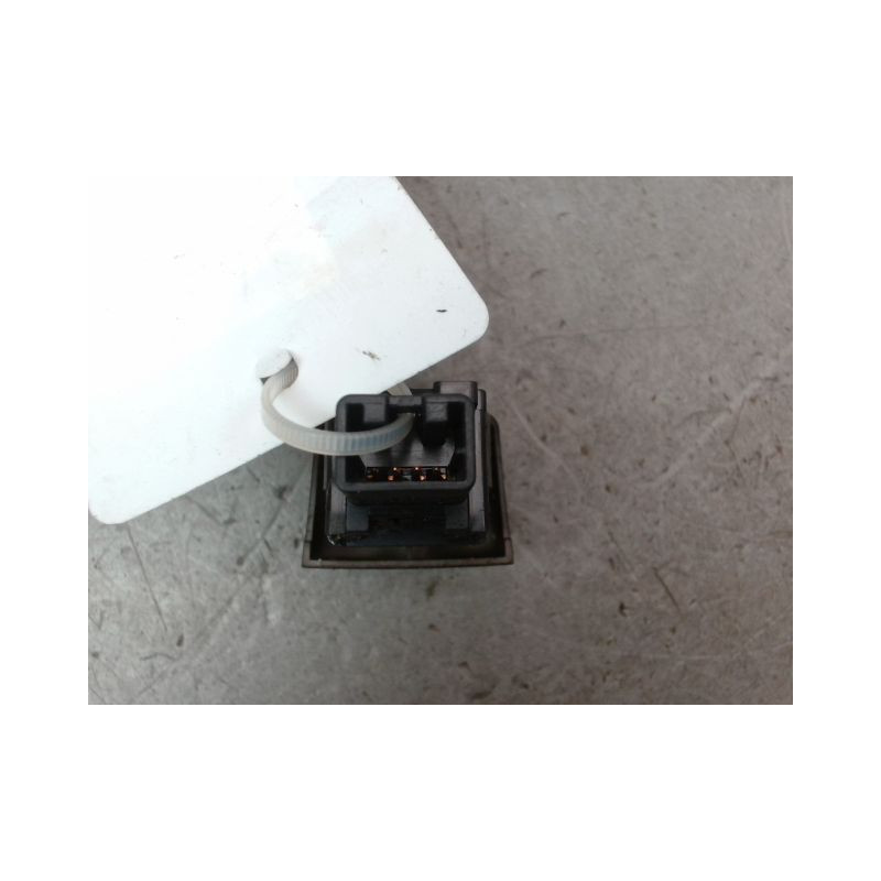 BOUTON DE WARNING NISSAN MICRA III Phase 2 2005-2007