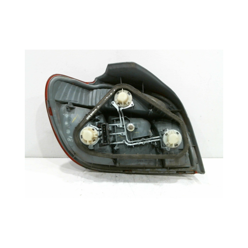 FEU ARRIERE DROIT TOYOTA YARIS -2003