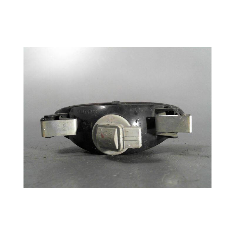 FEU BROUILLARD CENTRAL ARRIERE PEUGEOT 206