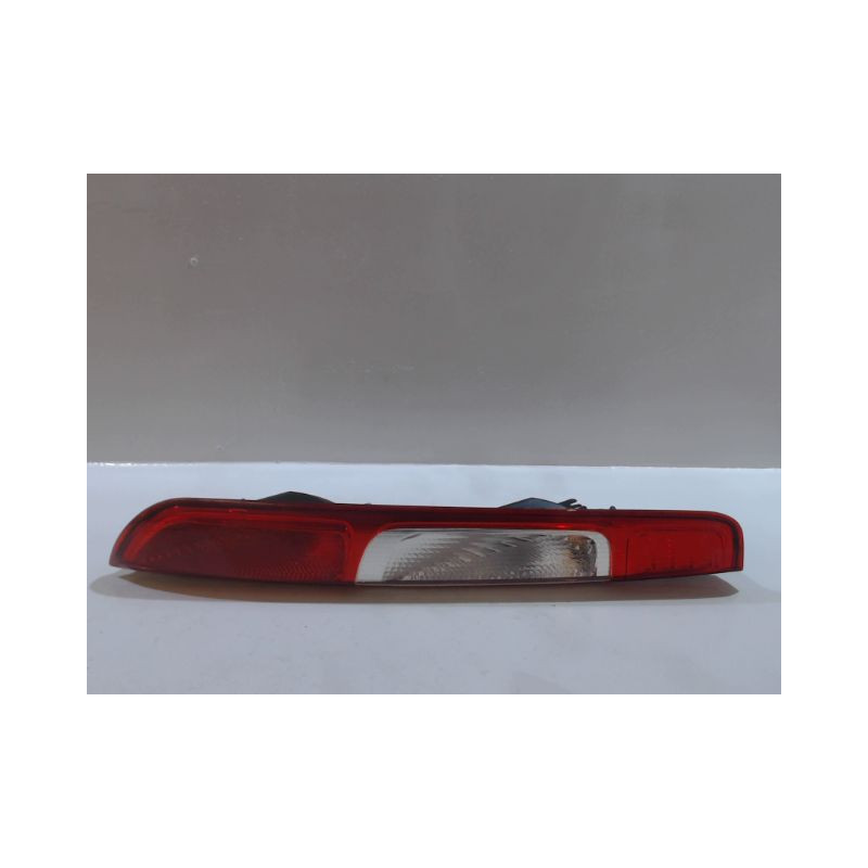 FEU ARRIERE GAUCHE  FORD FOCUS 05-07