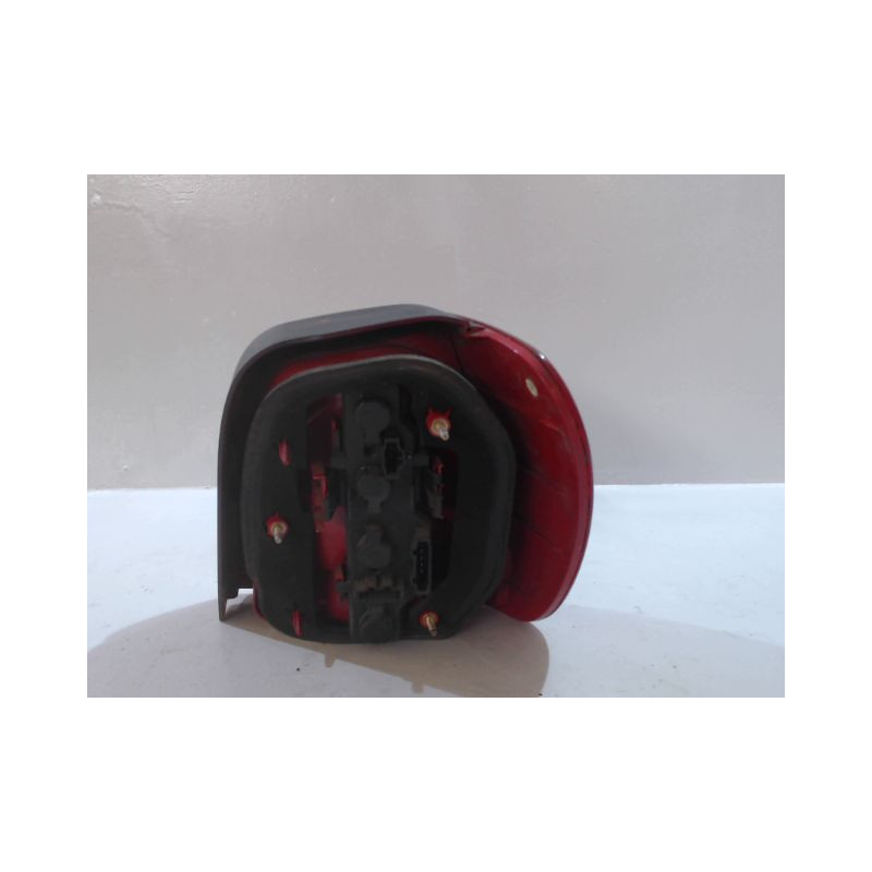 FEU ARRIERE GAUCHE  VOLKSWAGEN POLO 99-2001