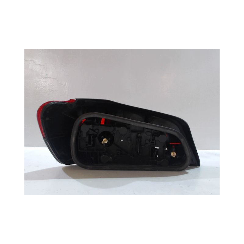FEU ARRIERE DROIT PEUGEOT 306 97-2001