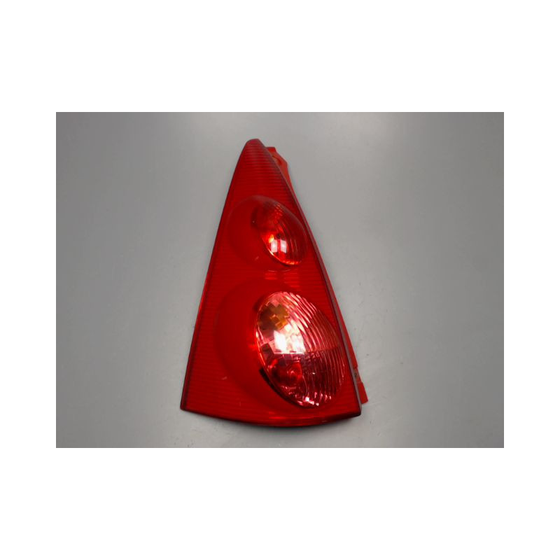 FEU ARRIERE GAUCHE  PEUGEOT 107