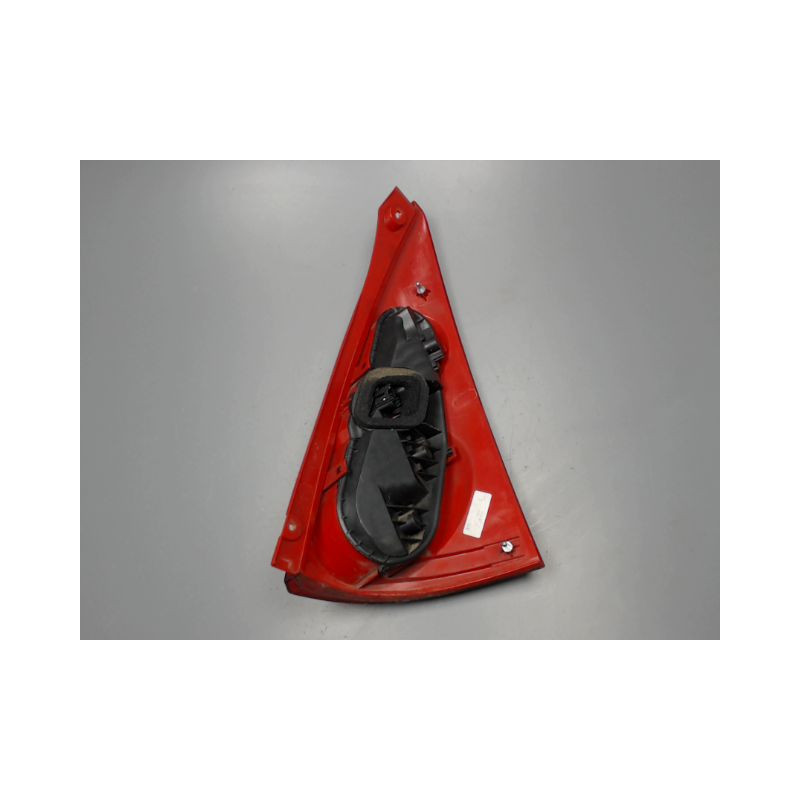 FEU ARRIERE GAUCHE  PEUGEOT 107