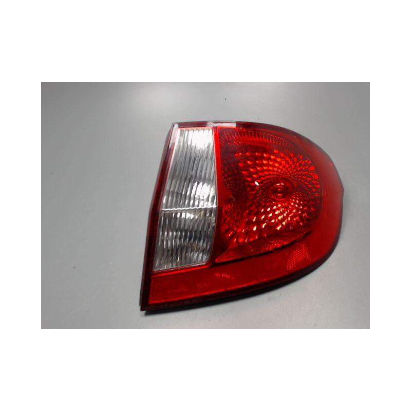 FEU ARRIERE DROIT HYUNDAI GETZ