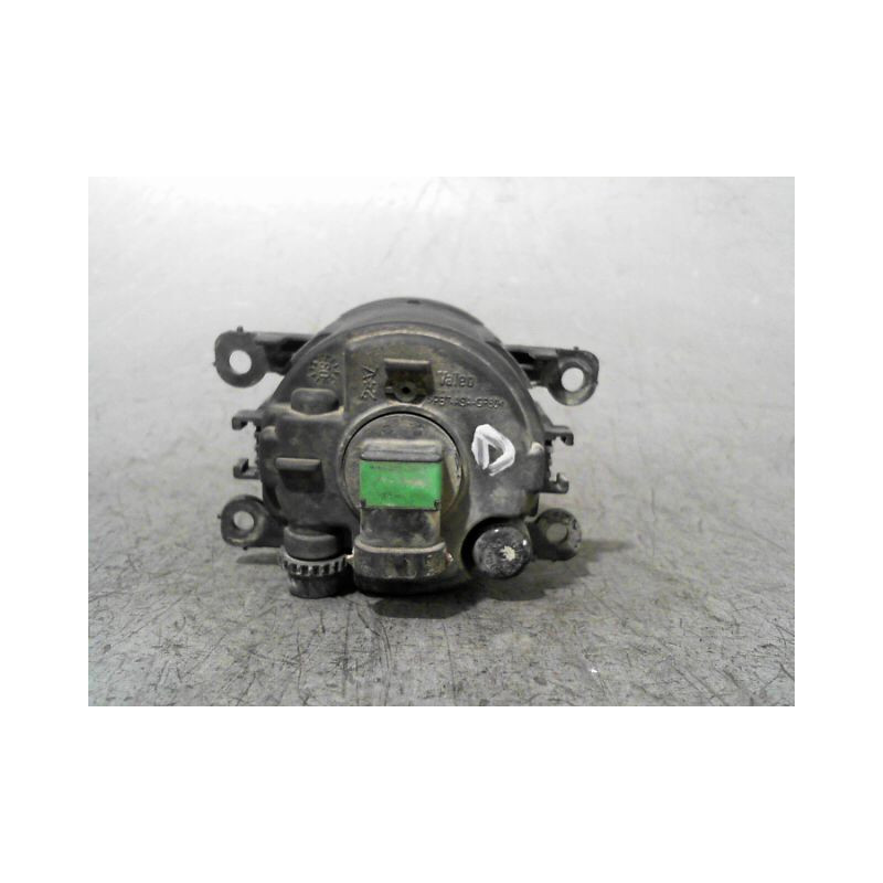 PHARE ANTIBROUILLARD AVANT DROIT RENAULT SCENIC II PH1 02-06