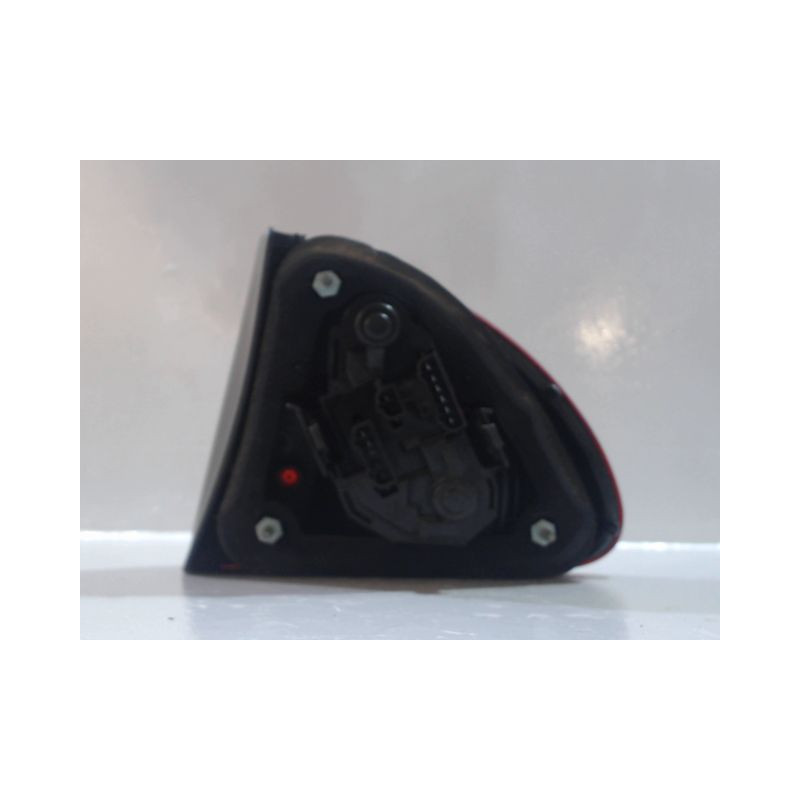 FEU ARRIERE GAUCHE  SEAT LEON 2000-2006