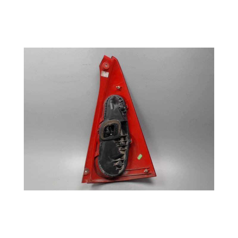FEU ARRIERE GAUCHE  PEUGEOT 107