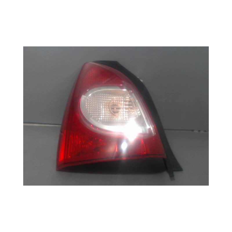 FEU ARRIERE GAUCHE  RENAULT CLIO III 2010-