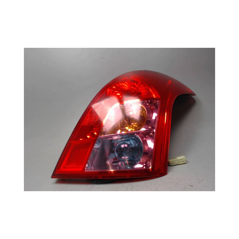 FEU ARRIERE DROIT SUZUKI SWIFT