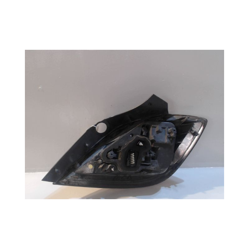 FEU ARRIERE GAUCHE  OPEL ASTRA 2004-