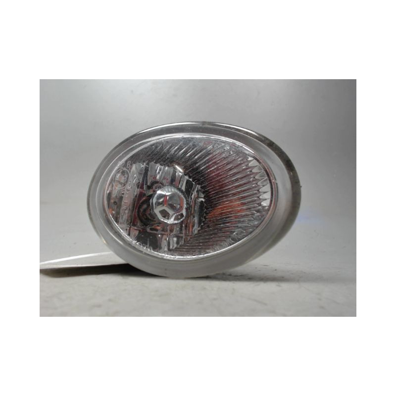 PHARE ANTIBROUILLARD AVANT DROIT TOYOTA AVENSIS