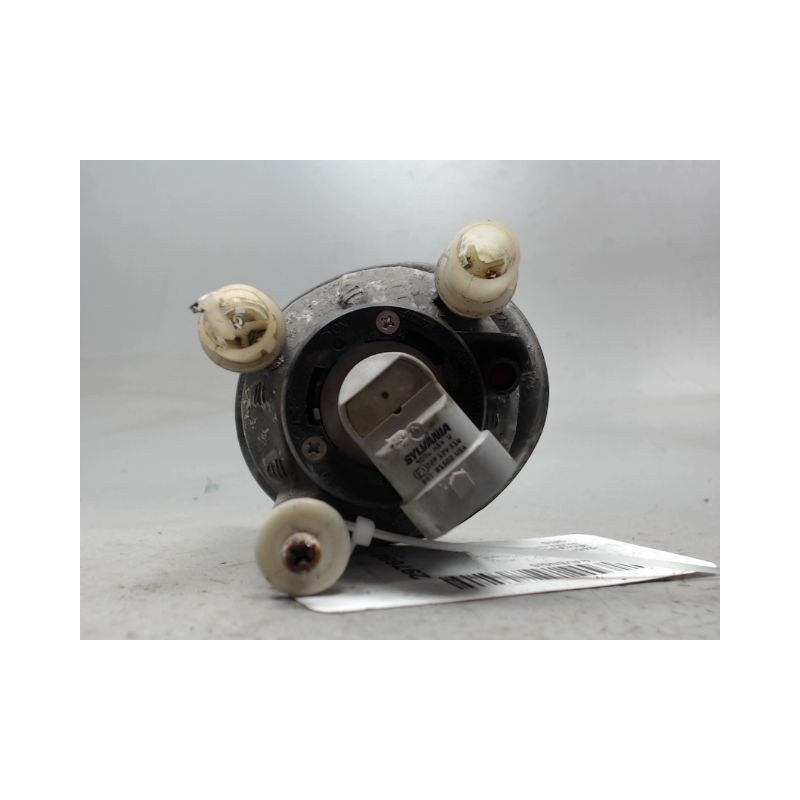 PHARE ANTIBROUILLARD AVANT DROIT TOYOTA AVENSIS