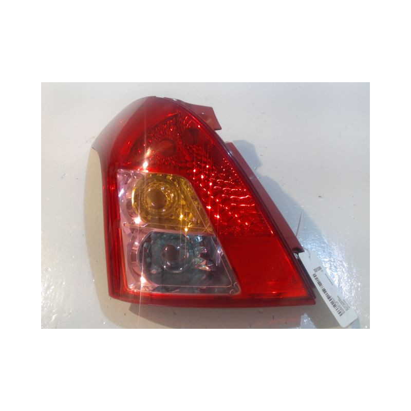 FEU ARRIERE GAUCHE  SUZUKI SWIFT 3P