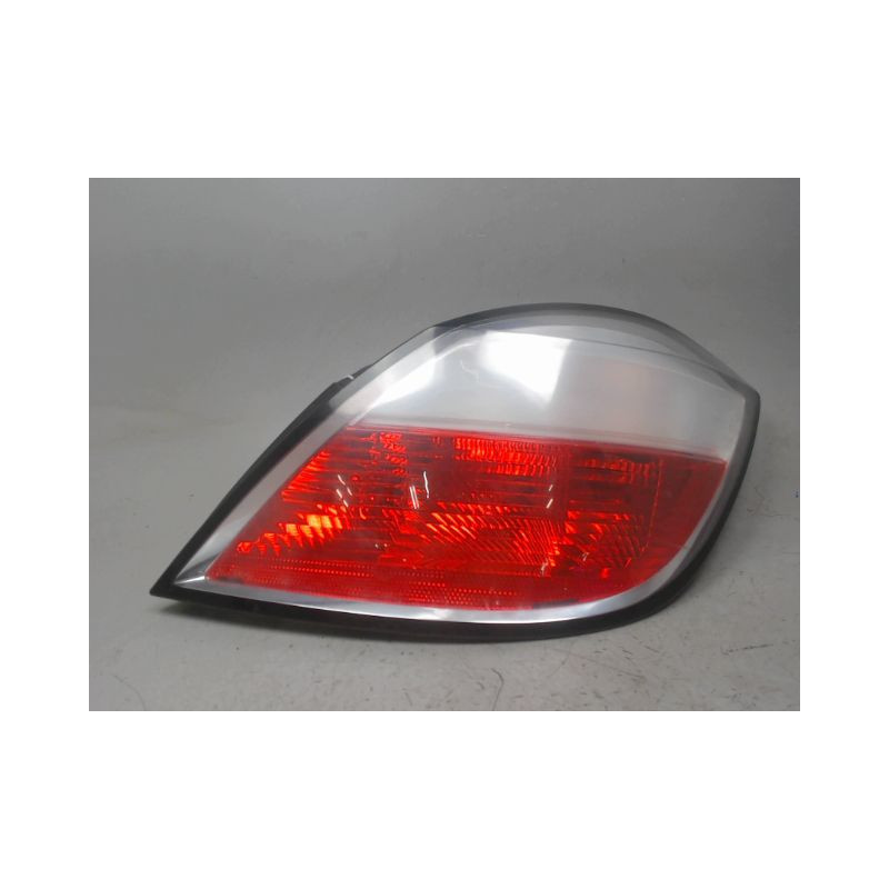 FEU ARRIERE DROIT OPEL ASTRA