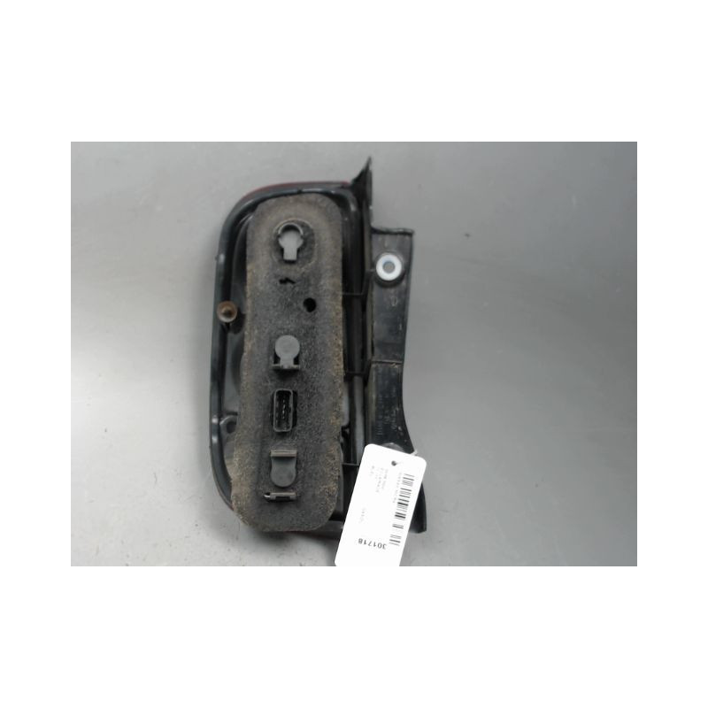 FEU ARRIERE DROIT NISSAN MICRA