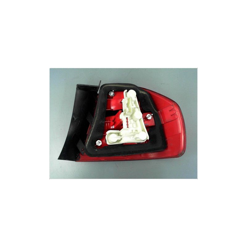 FEU ARRIERE GAUCHE  BMW SERIE 3 (E90) 05-08