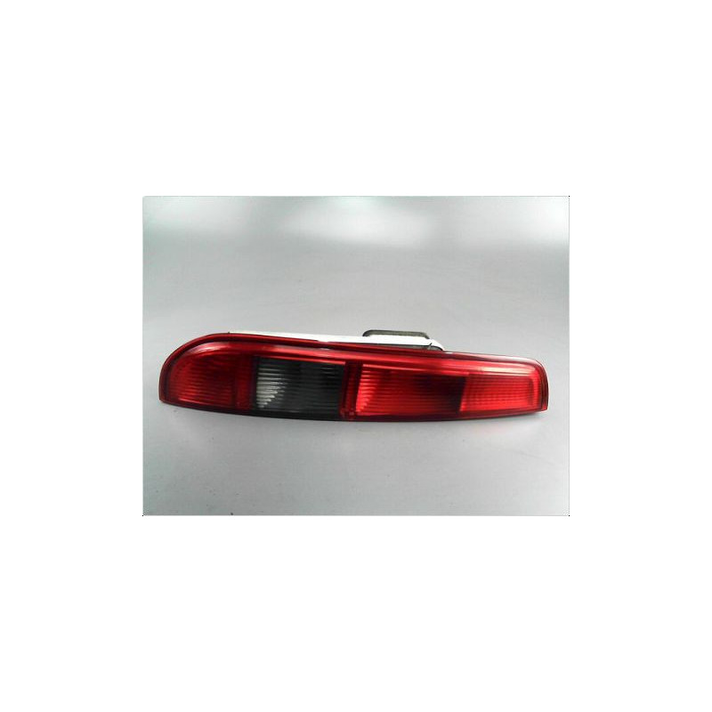 FEU ARRIERE GAUCHE  FORD FOCUS BREAK 2005-