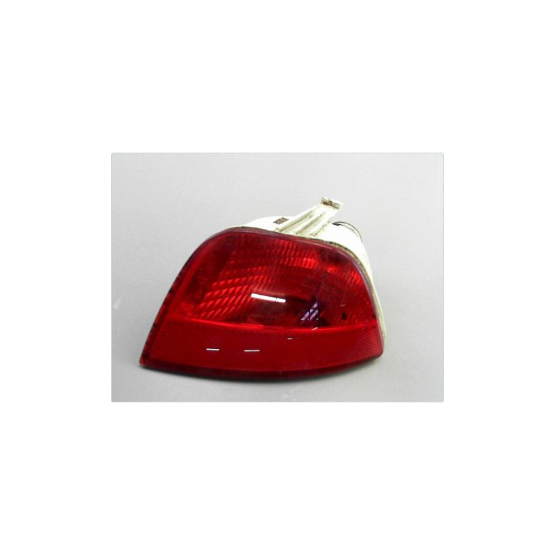 FEU DE PARE-CHOC ARRIERE GAUCHE FORD FOCUS 05-07