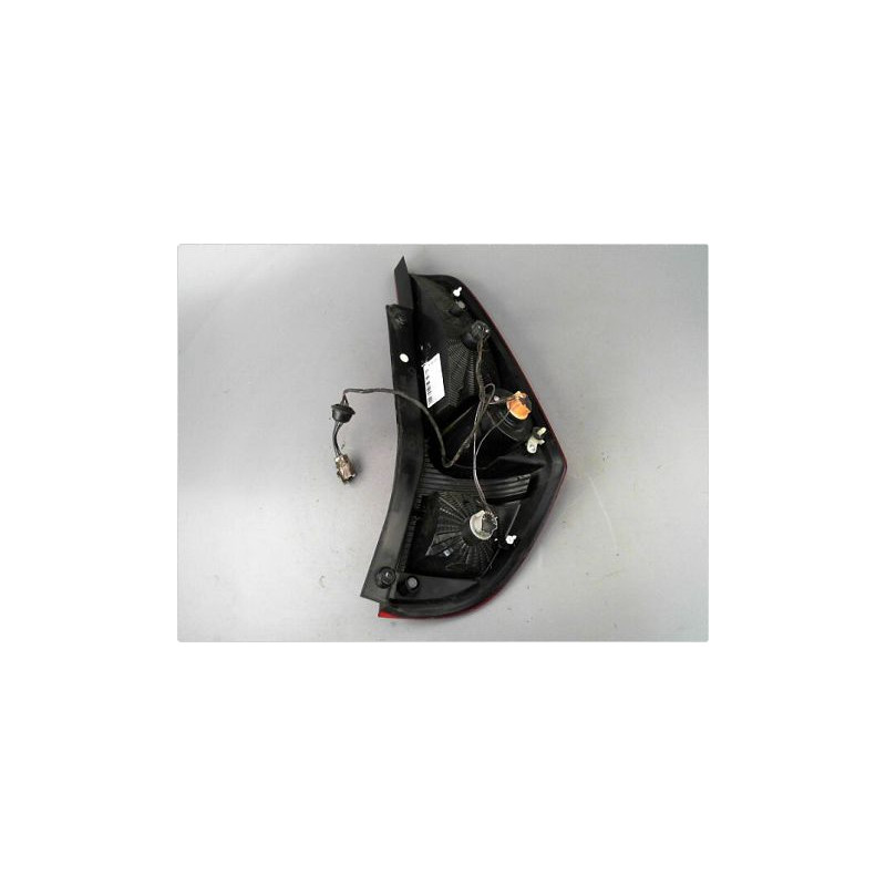 FEU ARRIERE GAUCHE  SUZUKI SPLASH 2008-