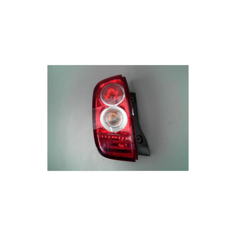 FEU ARRIERE GAUCHE  NISSAN MICRA 2003-2005