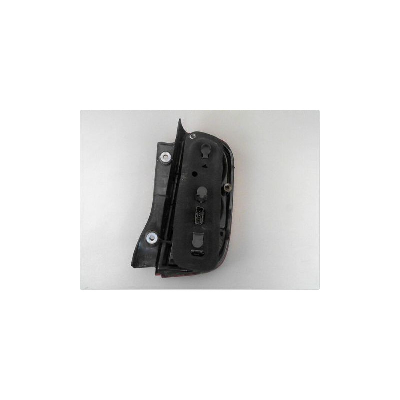 FEU ARRIERE GAUCHE  NISSAN MICRA 2003-2005