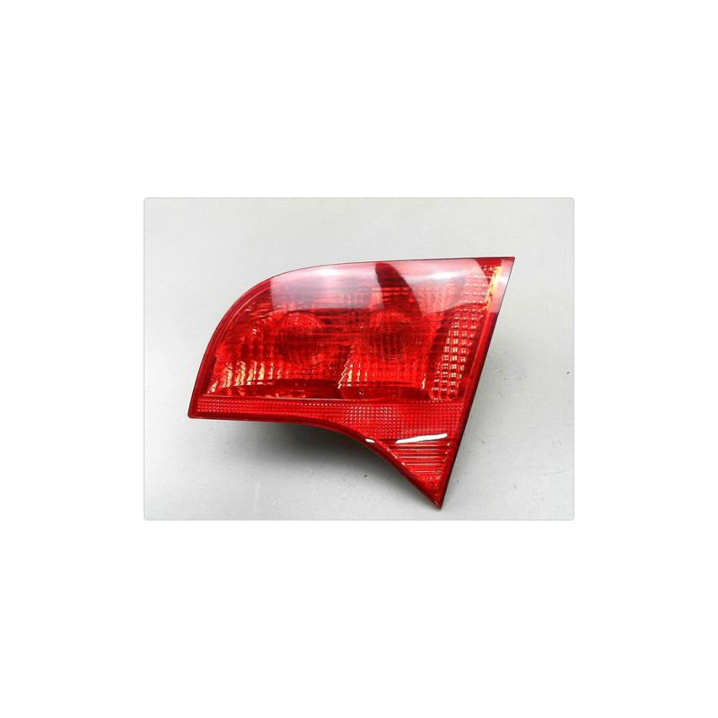 FEU ARRIERE INTERIEUR DROIT AUDI A4 AVANT 04-08
