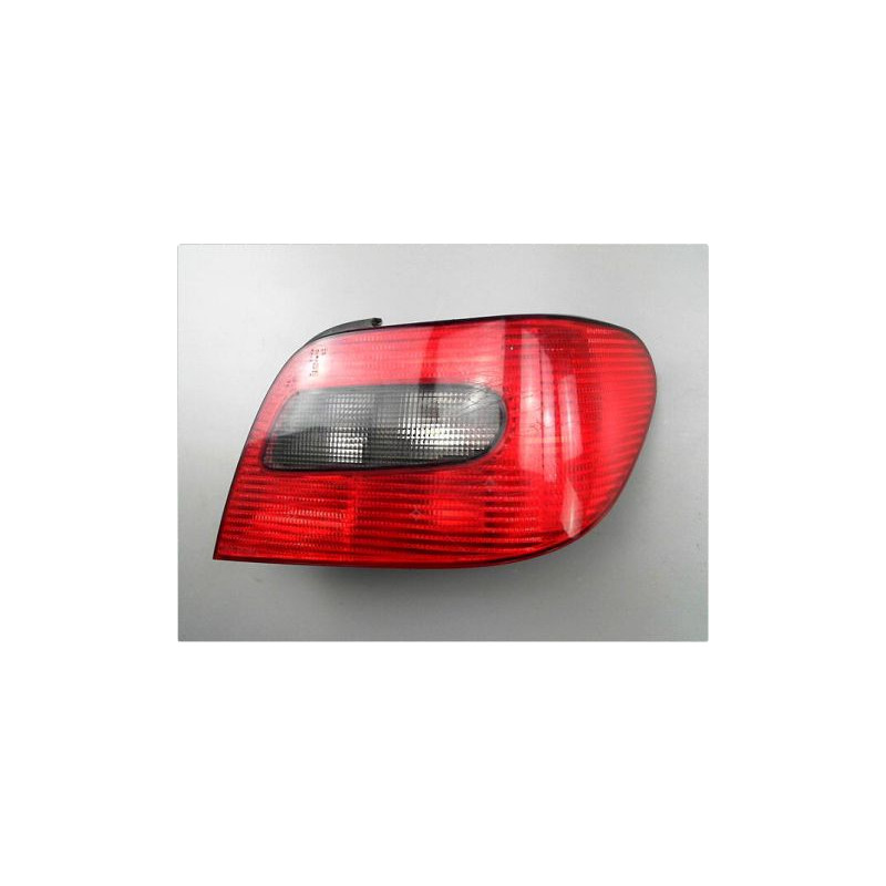 FEU ARRIERE DROIT CITROEN XSARA 97-00