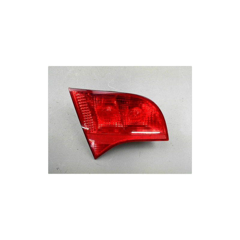 FEU ARRIERE INTERIEUR GAUCHE AUDI A4 AVANT 04-08