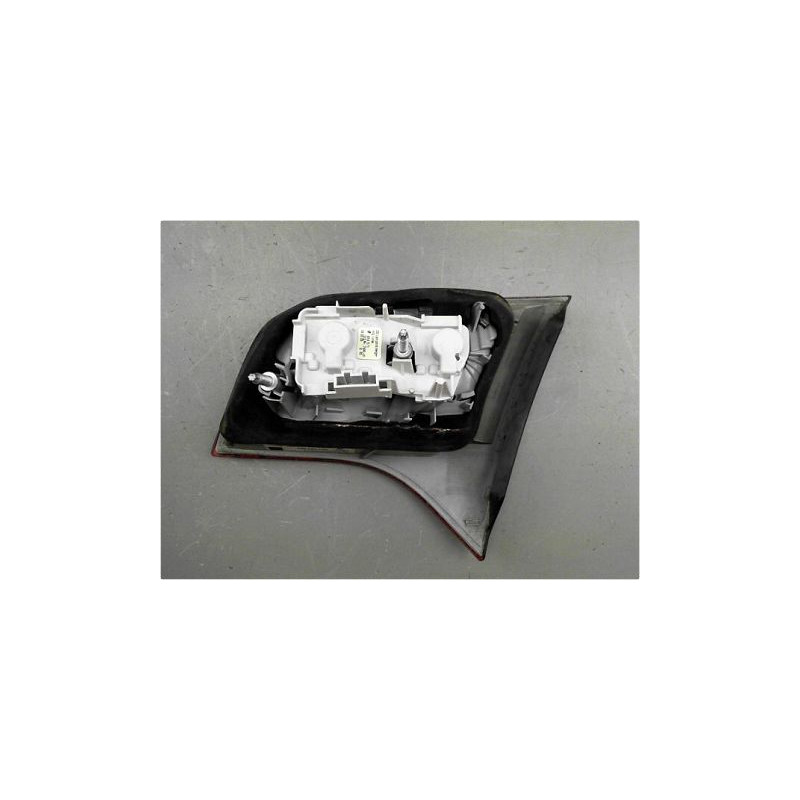 FEU ARRIERE INTERIEUR GAUCHE AUDI A4 AVANT 04-08