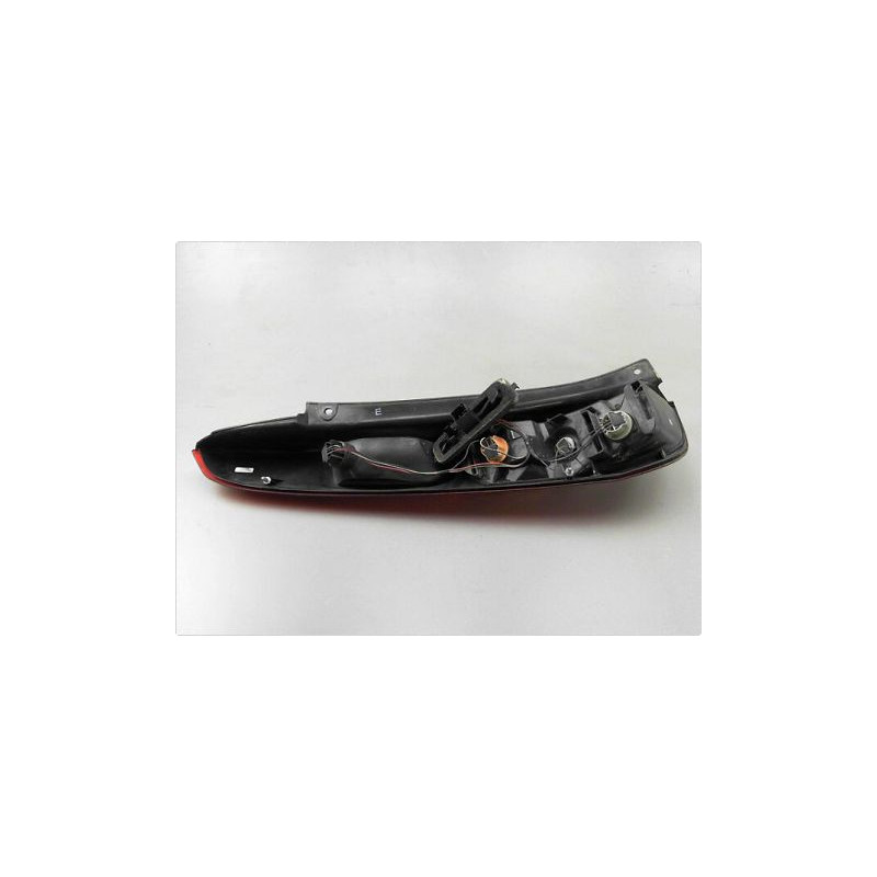 FEU ARRIERE DROIT FORD FIESTA 05-2008