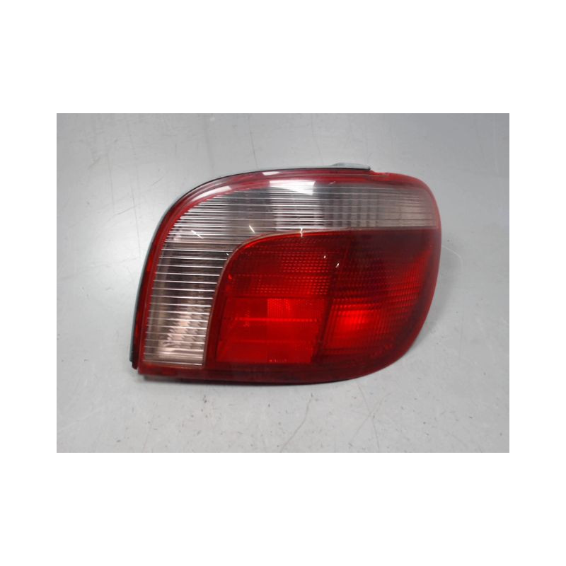FEU ARRIERE DROIT TOYOTA YARIS