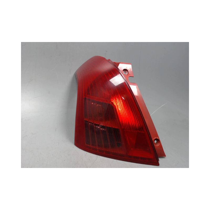 FEU ARRIERE GAUCHE  SUZUKI SWIFT