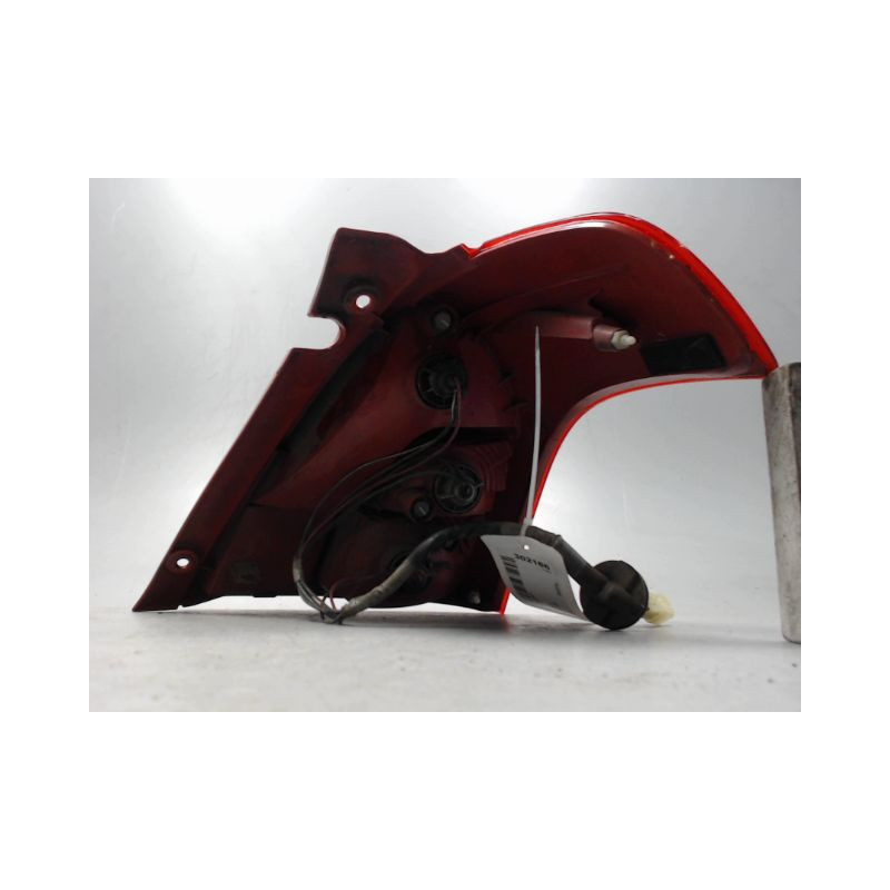FEU ARRIERE GAUCHE  SUZUKI SWIFT
