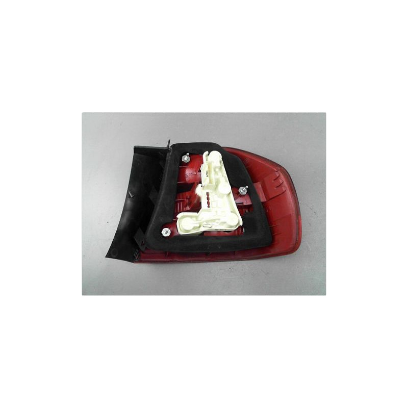FEU ARRIERE GAUCHE  BMW SERIE 3 (E90) 05-08