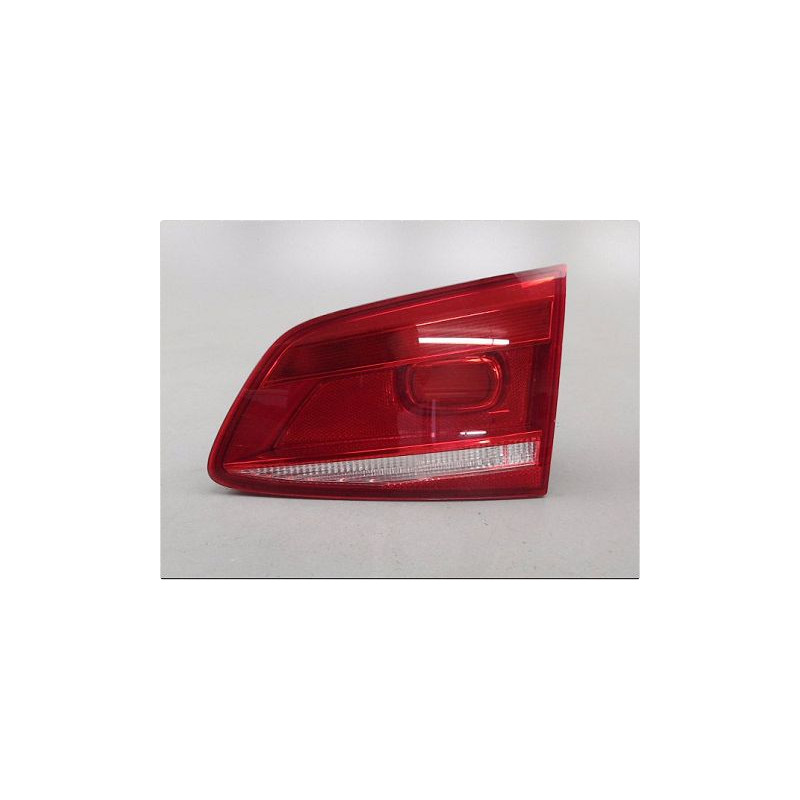 FEU ARRIERE INTERIEUR DROIT VOLKSWAGEN PASSAT SW 2010-