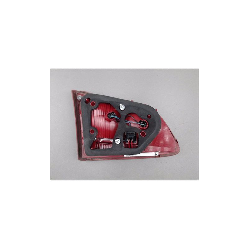 FEU ARRIERE INTERIEUR DROIT VOLKSWAGEN PASSAT SW 2010-