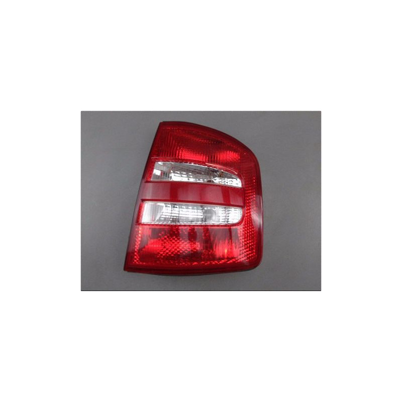 FEU ARRIERE DROIT SKODA FABIA COMBI