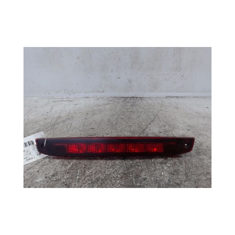 FEUX STOP SUPPLEMENTAIRE FORD FOCUS 04-07